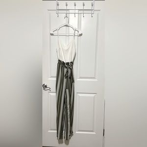 NWT Francesca’s white and green jumpsuit size M